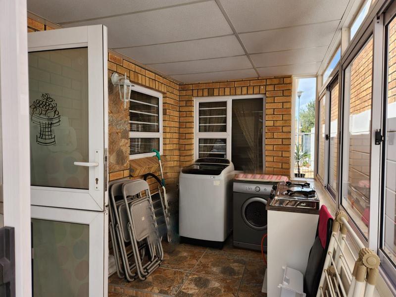 2 Bedroom Property for Sale in Viking Village Western Cape